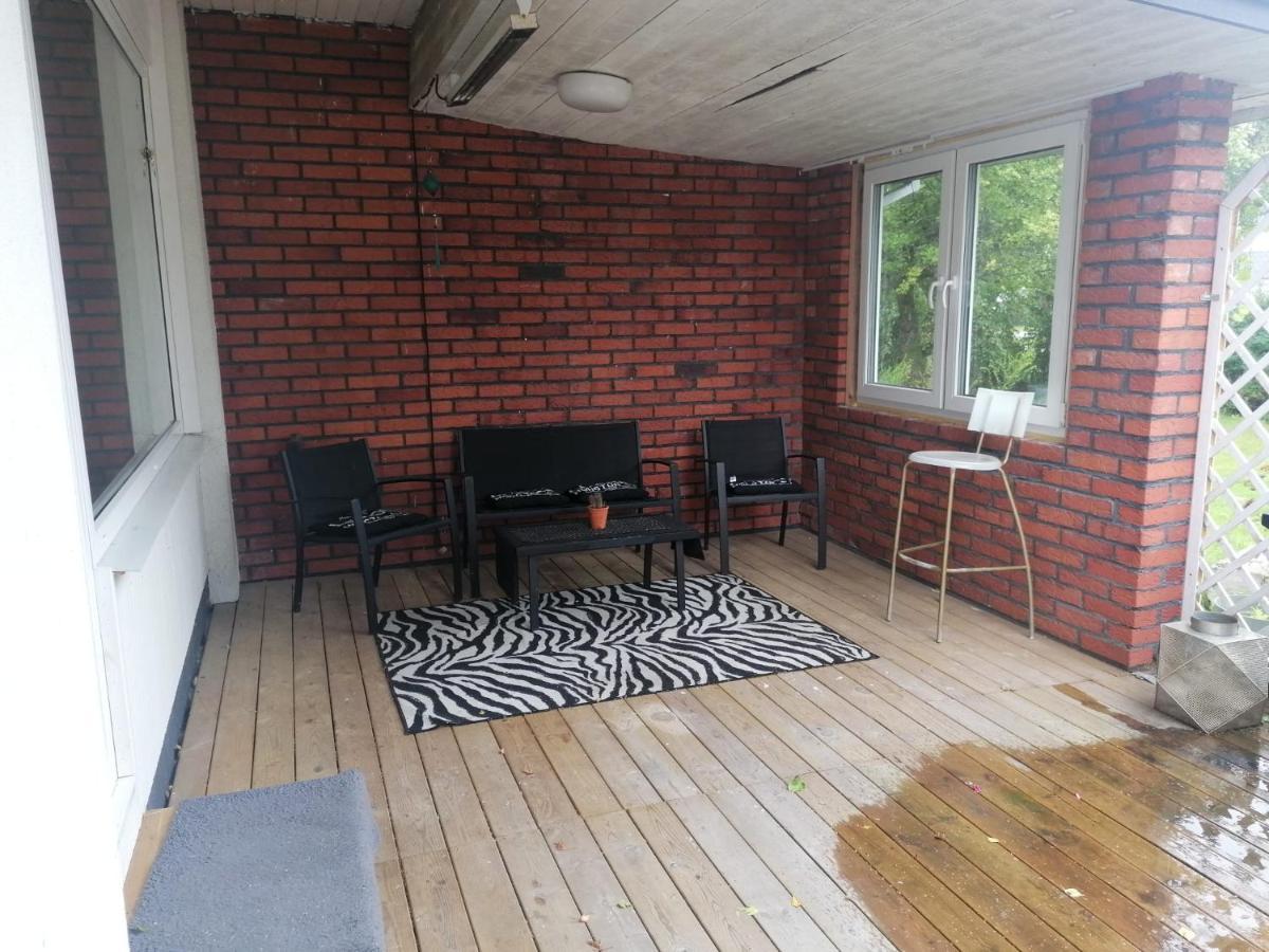 Villa Med Egen Parkering. Moejlighet Att Boka Fran 1 Och Upp Till 5 Personer. 厄勒布鲁 外观 照片
