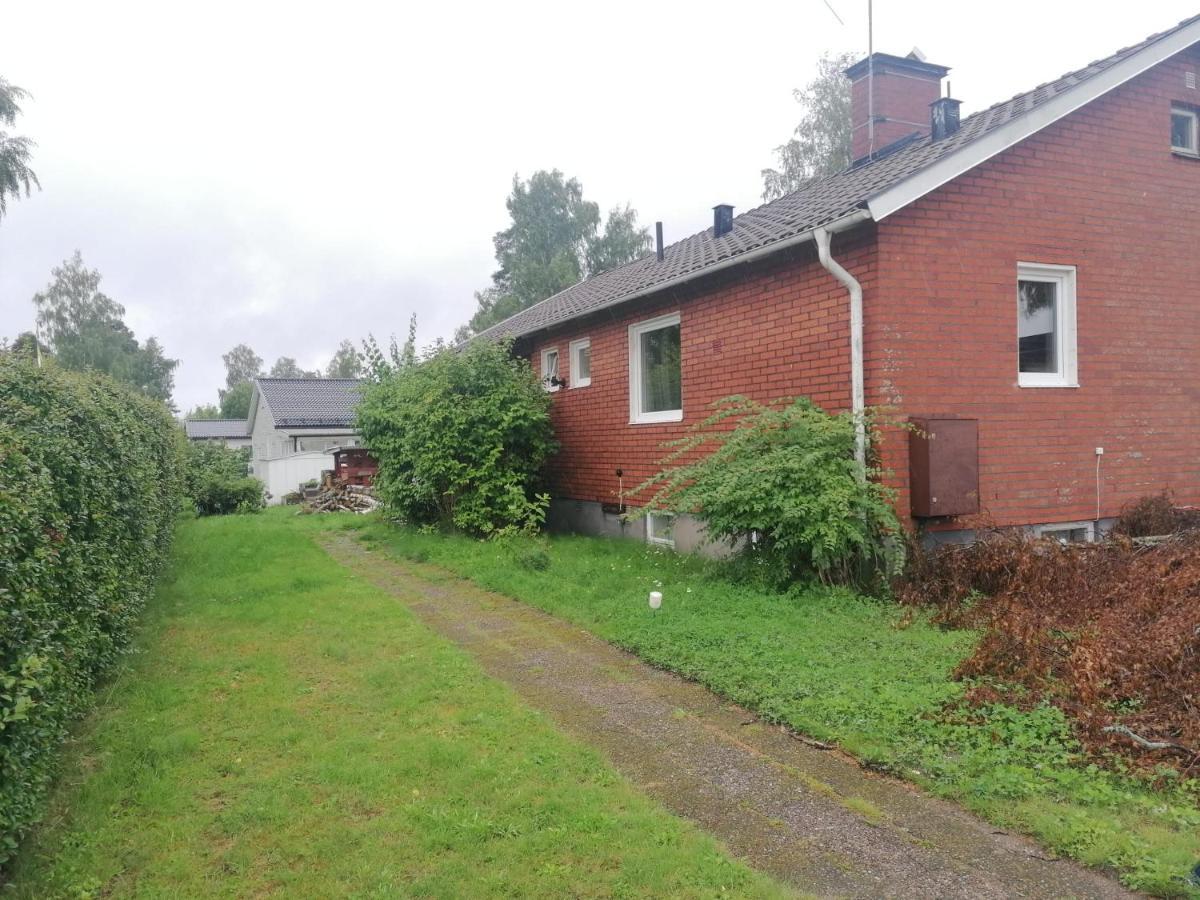 Villa Med Egen Parkering. Moejlighet Att Boka Fran 1 Och Upp Till 5 Personer. 厄勒布鲁 外观 照片